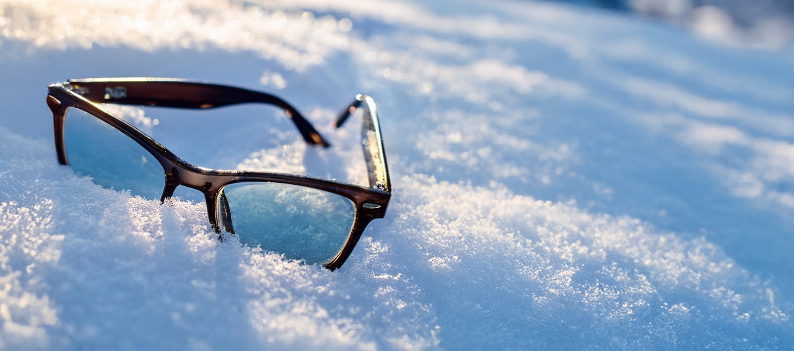 Brille im Schnee verloren – so etwas passiert Ihnen dank EuroEyes nie wieder